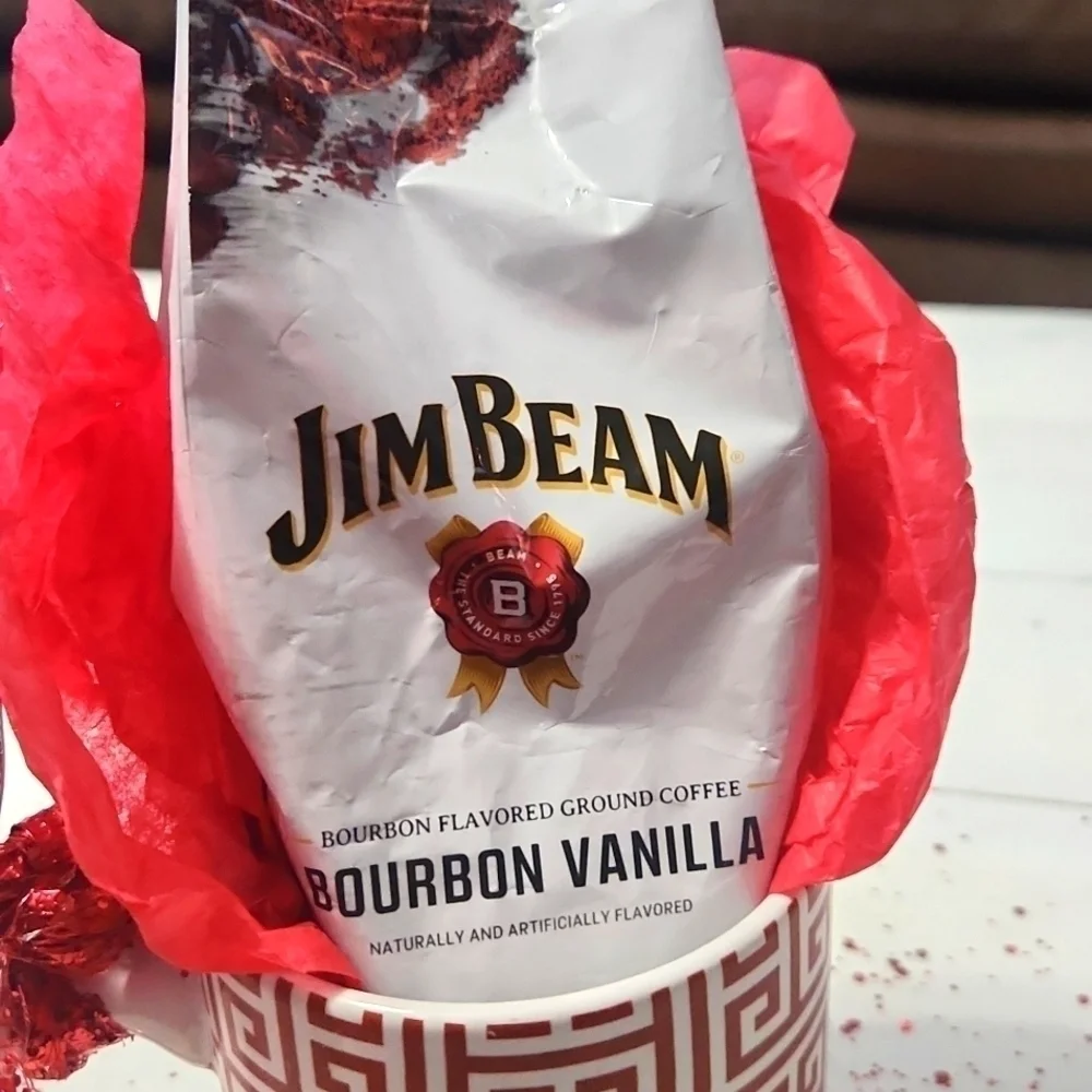 Gift Set Coffee & Friends Mug w/ Jim Beam Burbon Vanilla 4oz NWT!